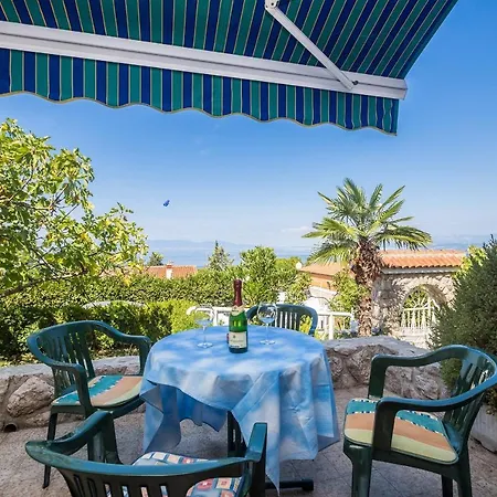 Апартаменты With Parking Space Njivice, Krk - 5325 Нивице