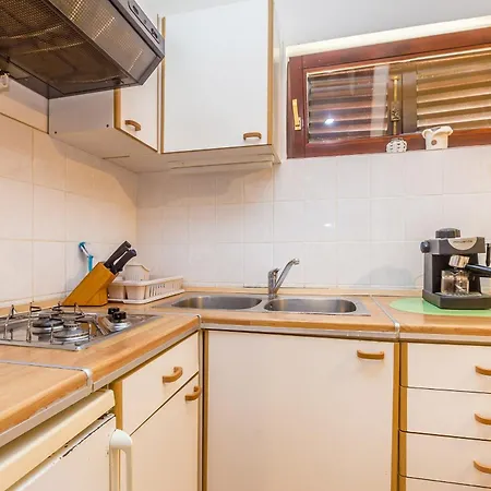 With Parking Space Njivice, Krk - 5325 Apartman