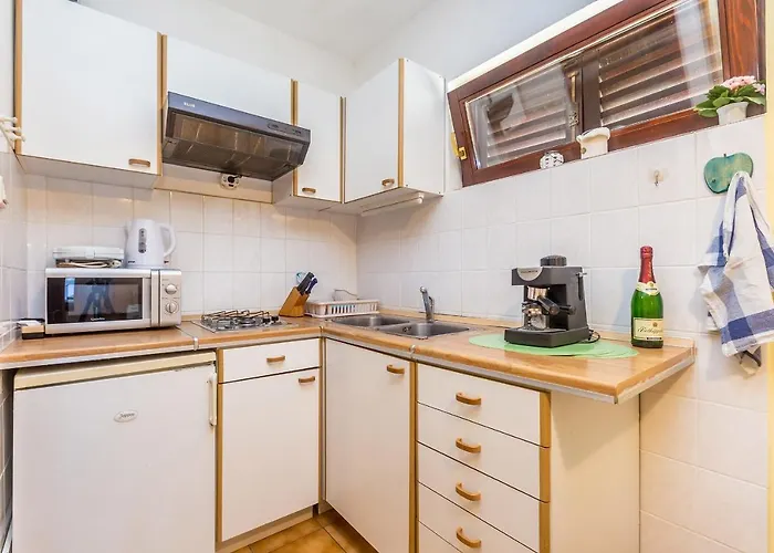 Апартаменты With Parking Space Njivice, Krk - 5325 *