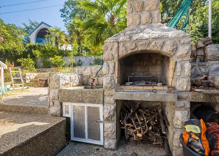 With Parking Space Njivice, Krk - 5325 Апартаменты Нивице