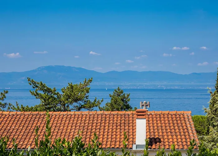 Апартаменты With Parking Space Njivice, Krk - 5325